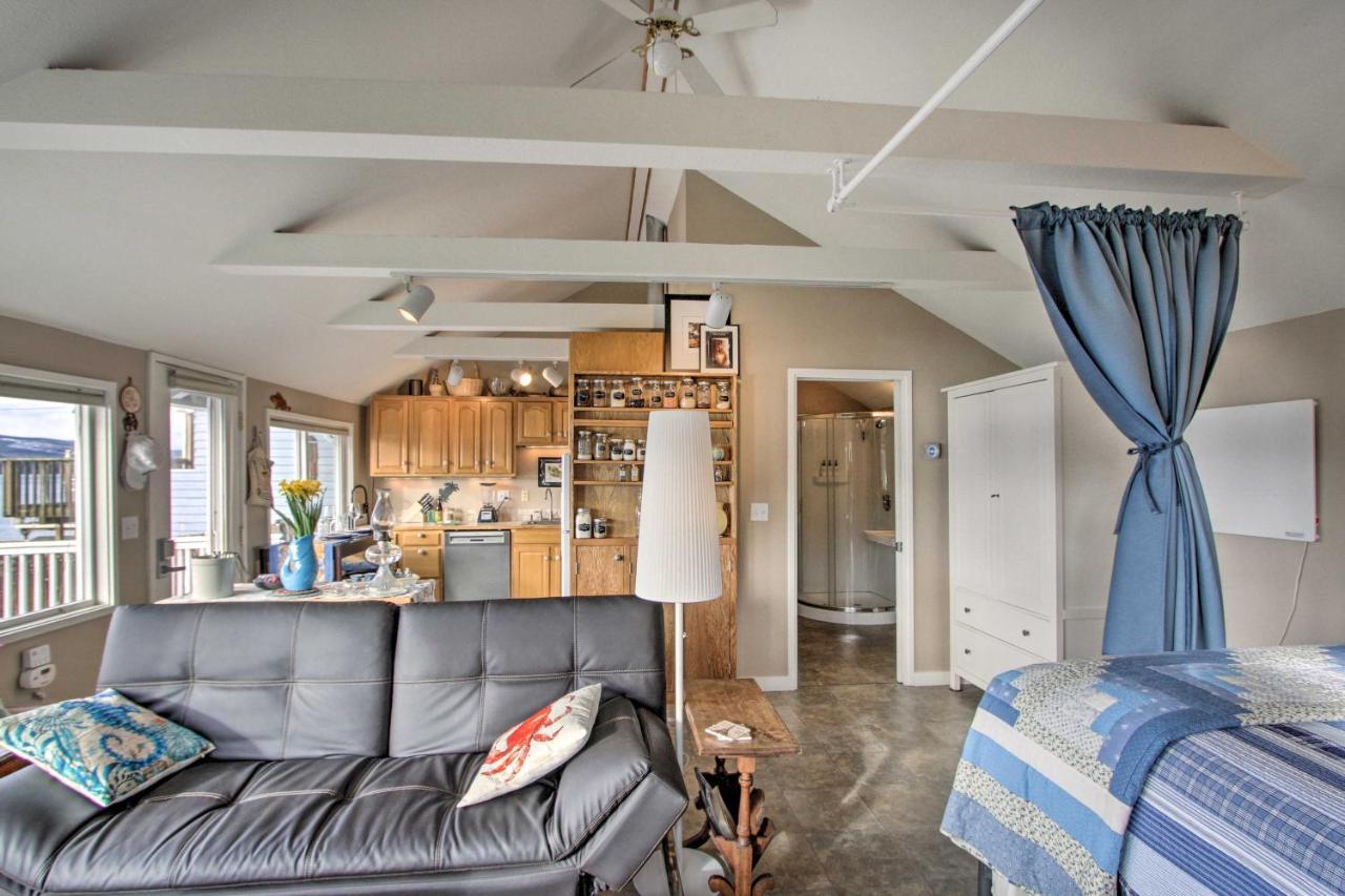 Idyllic Waterfront Cottage With Beach And Sunset Views Порт-Таунсенд Экстерьер фото
